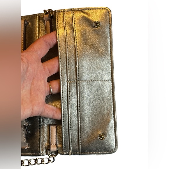 Nine West velvet quilted crossbody bag blush with gold bow and chain accents - Picture 7 of 11